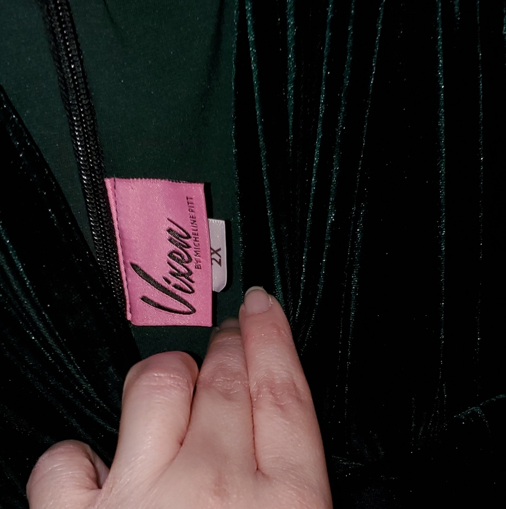 Vixen by Micheline Pitt Startlet Wiggle in Hunter Green Velvet, Size 2x GUC - Picture 4 of 6